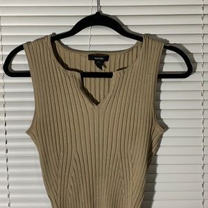 BROWN CROPPED TANK 🤎